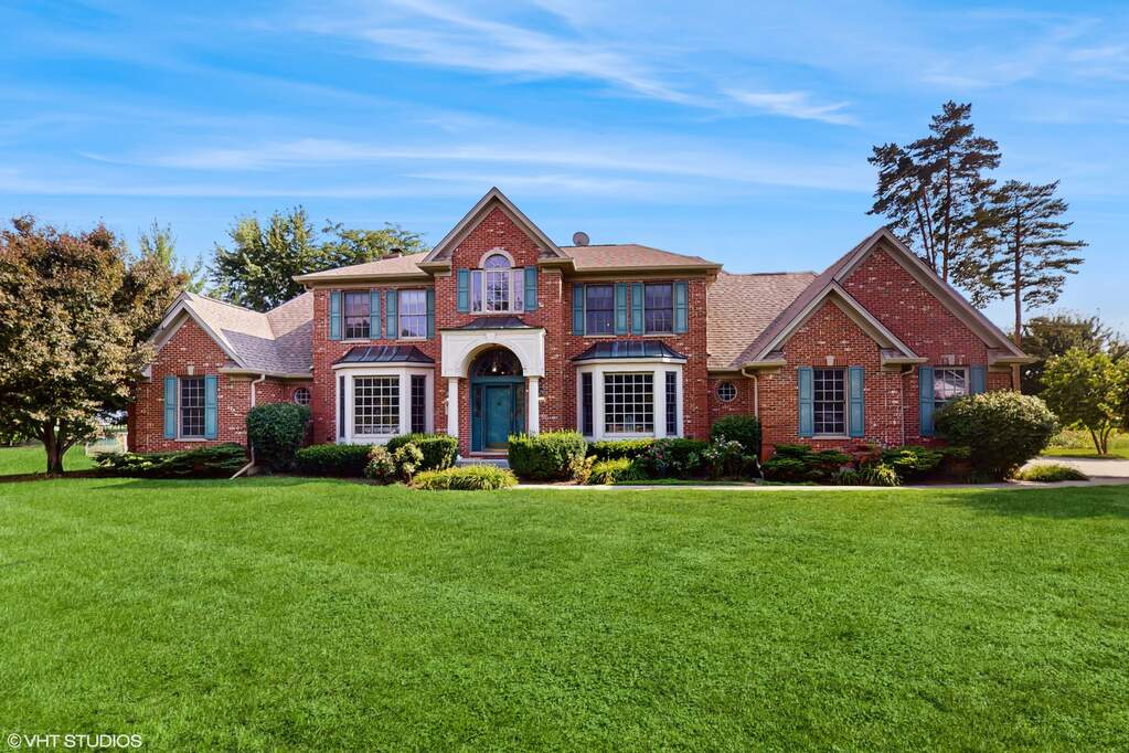 1527 Lexington Circle