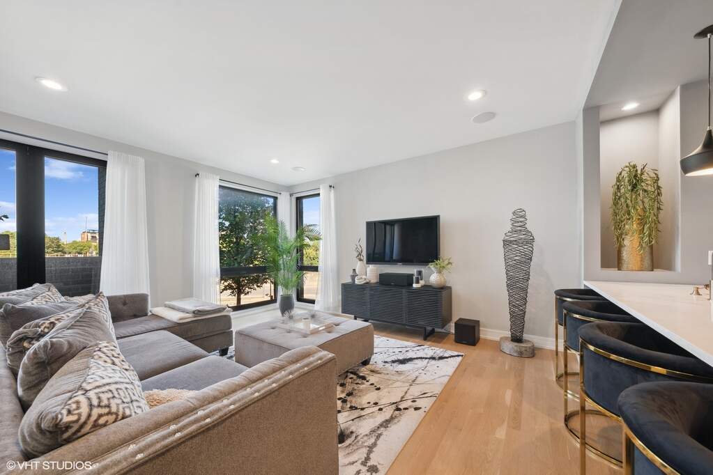 1203 W Superior Street