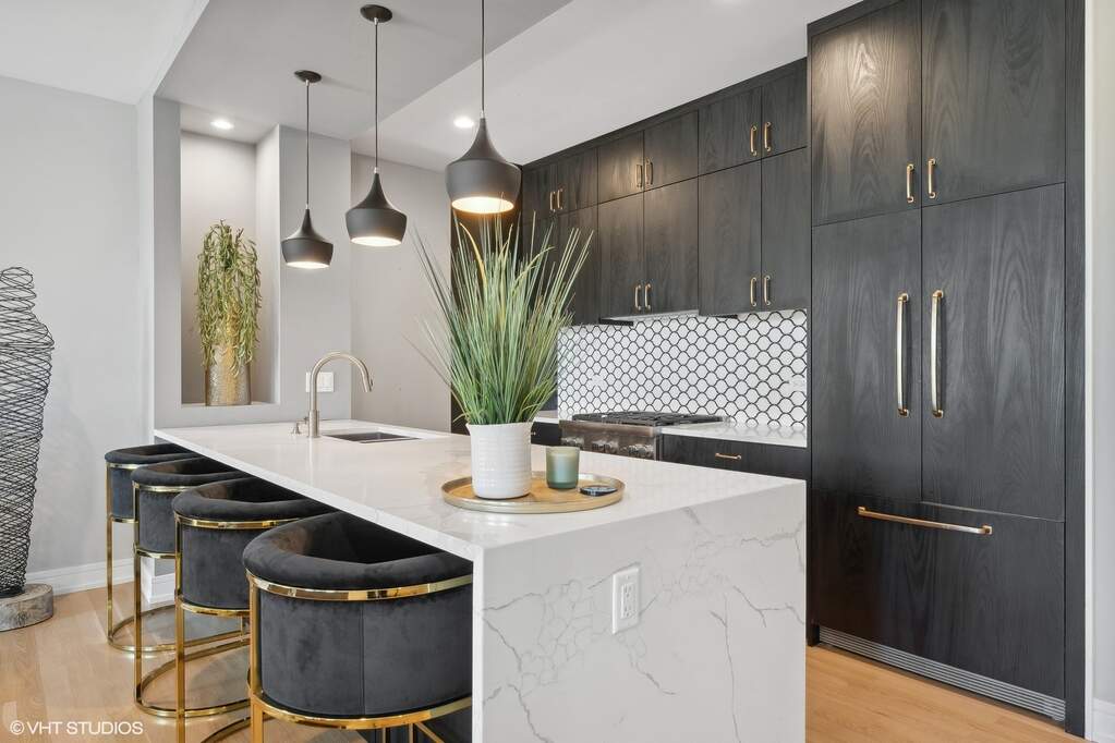 1203 W Superior Street