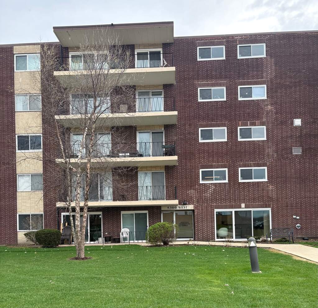 5300 Walnut Avenue #6E