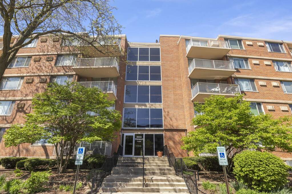 2222 S Stewart Avenue #2F