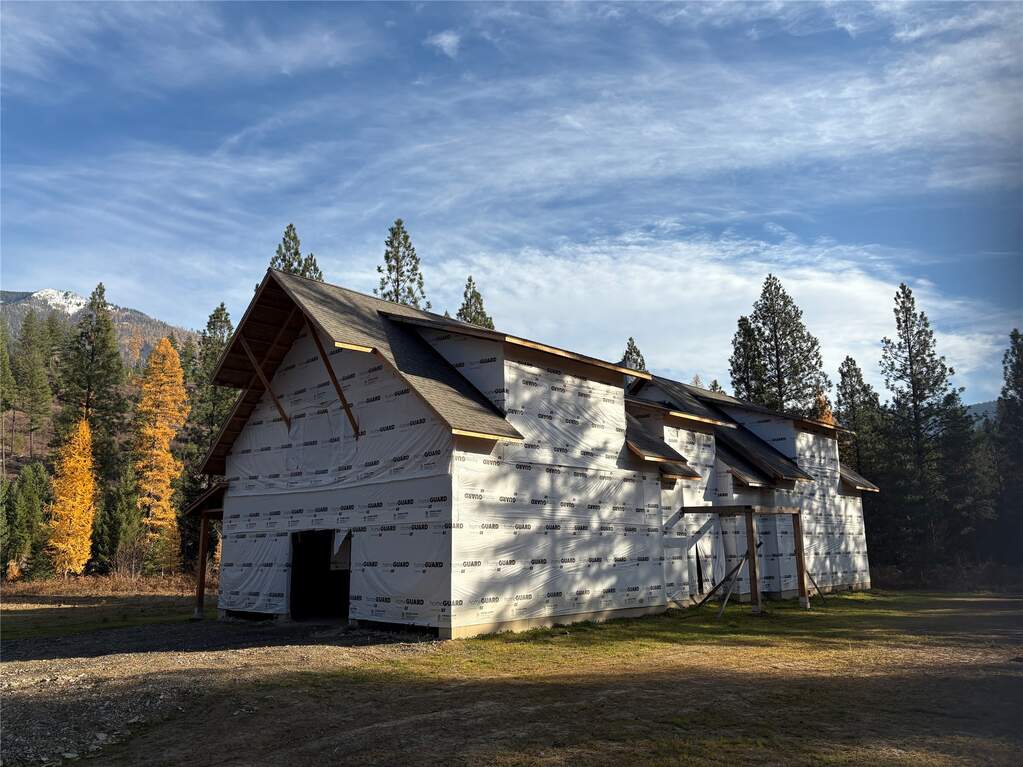 4 Bedroom Single Family Home/House's Image 5