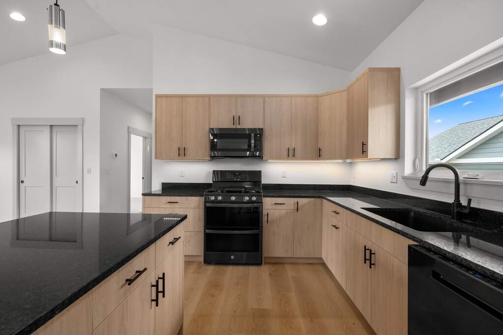 4 Bedroom Single Family Home/House's Image 7