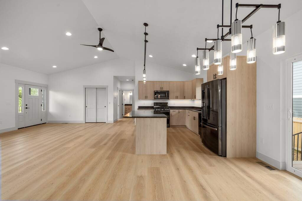 4 Bedroom Single Family Home/House's Image 9