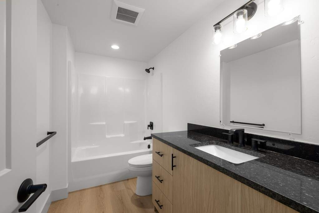 4 Bedroom Single Family Home/House's Image 29