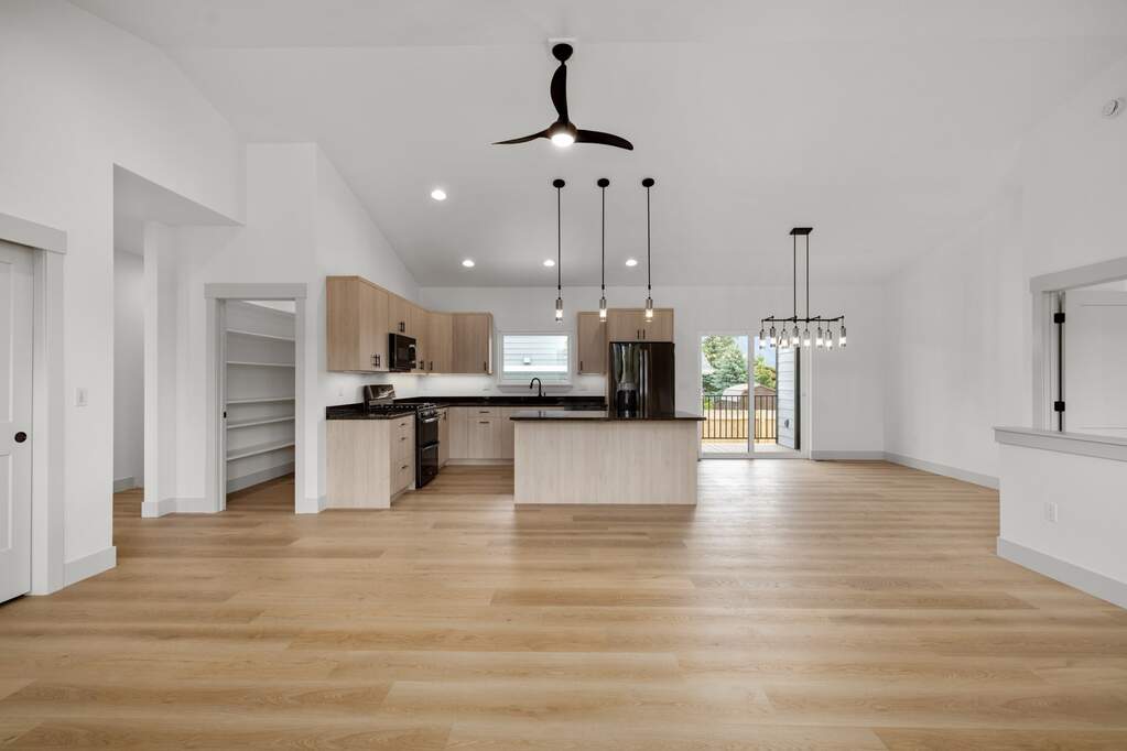 4 Bedroom Single Family Home/House's Image 5