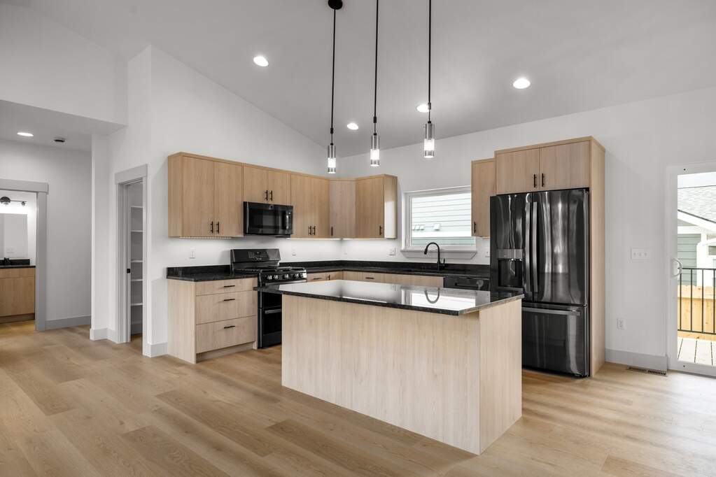 4 Bedroom Single Family Home/House's Image 6