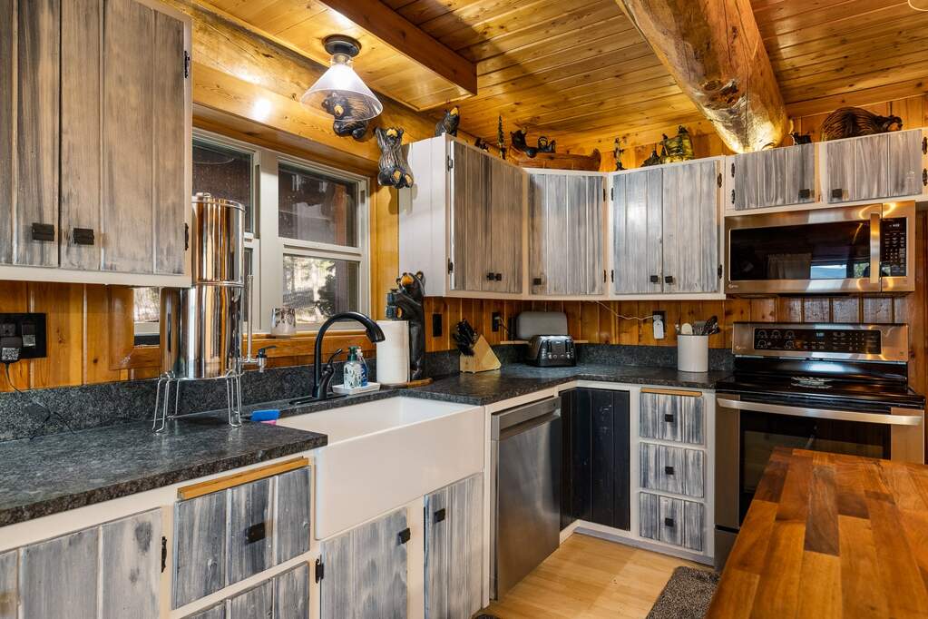 3 Bedroom Single Family Home/House's Image 12