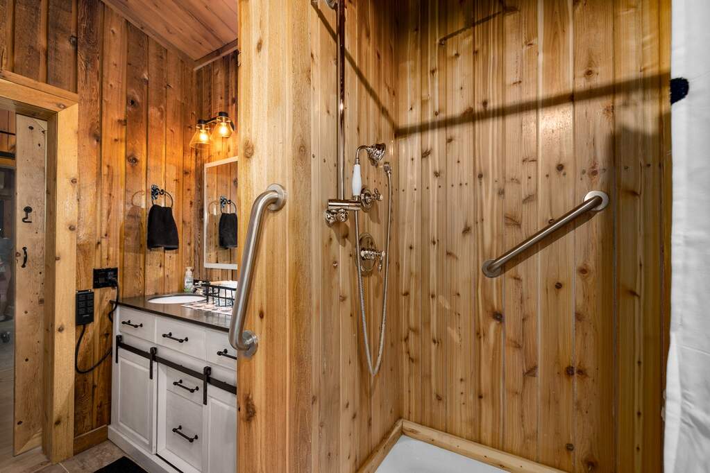 3 Bedroom Single Family Home/House's Image 33