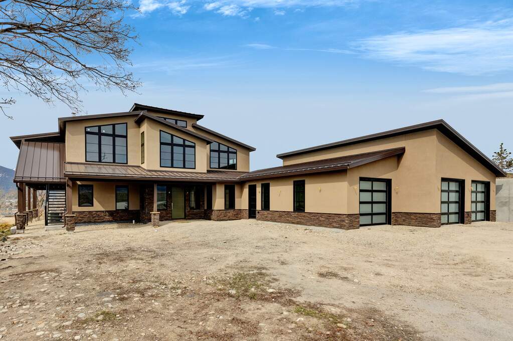 3 Bedroom Single Family Home/House's Image 3