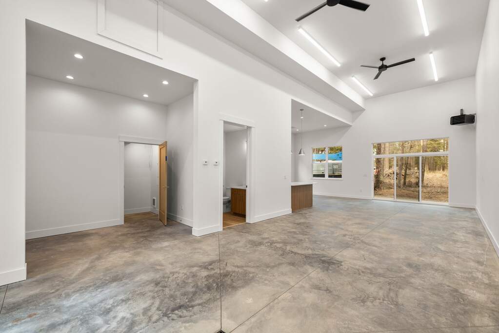 2 Bedroom Villa/Townhouse's Image 34
