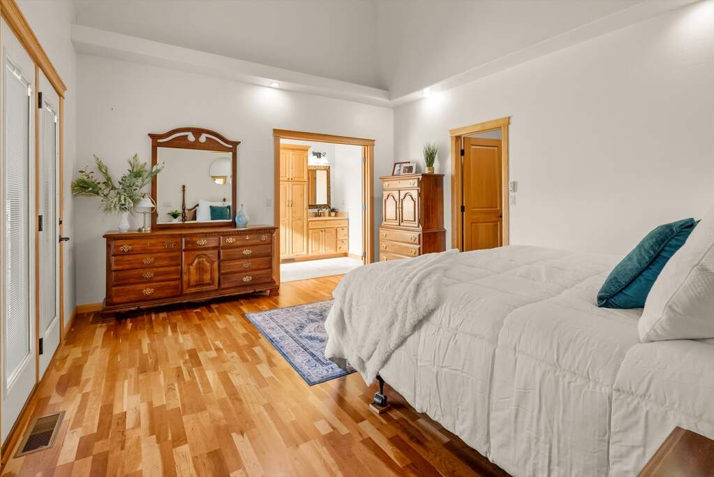 4 Bedroom Single Family Home/House's Image 13