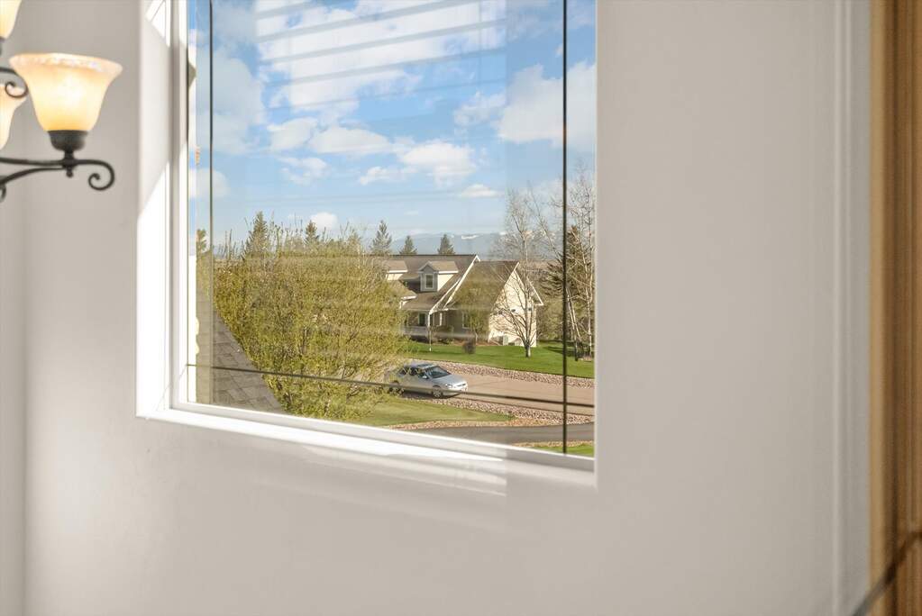 4 Bedroom Single Family Home/House's Image 18