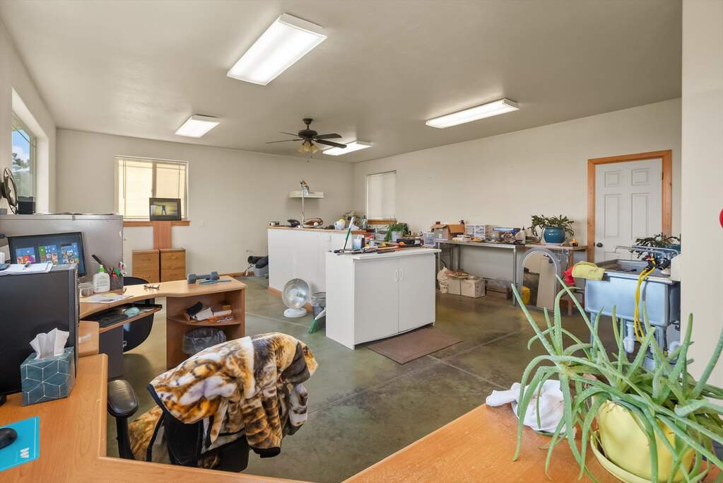 4 Bedroom Single Family Home/House's Image 34