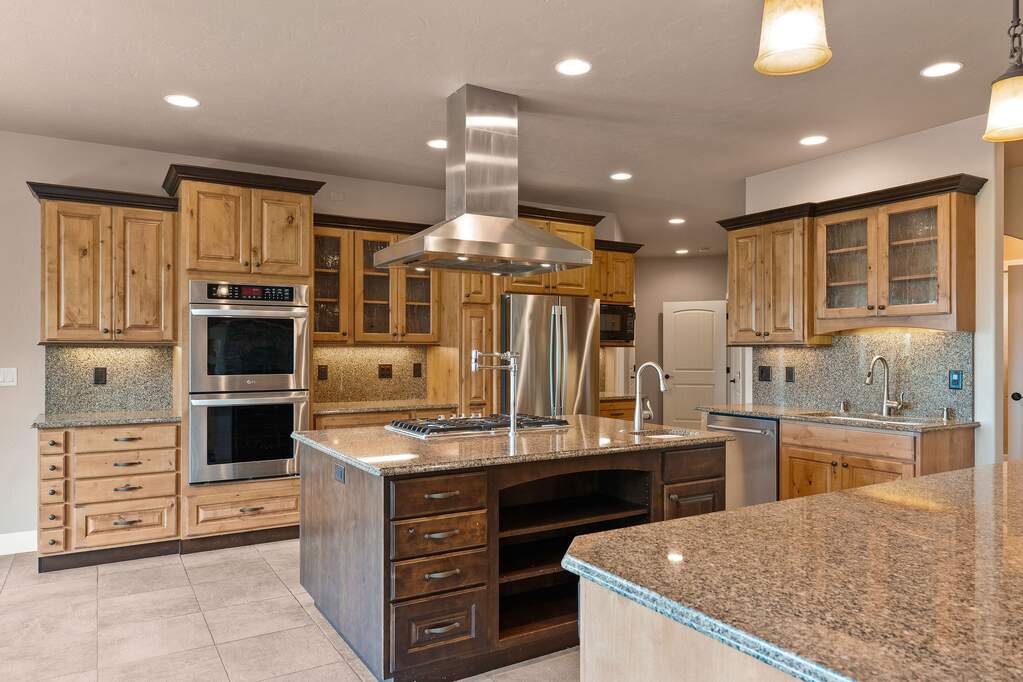 5 Bedroom Single Family Home/House's Image 7