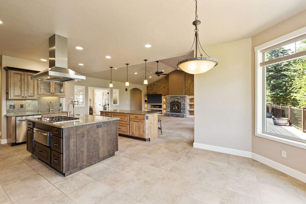 5 Bedroom Single Family Home/House's Image 10