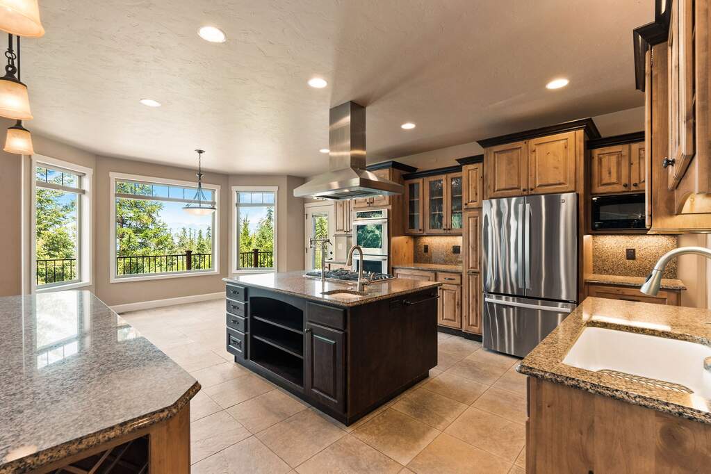 5 Bedroom Single Family Home/House's Image 14
