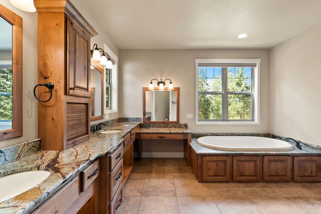 5 Bedroom Single Family Home/House's Image 26