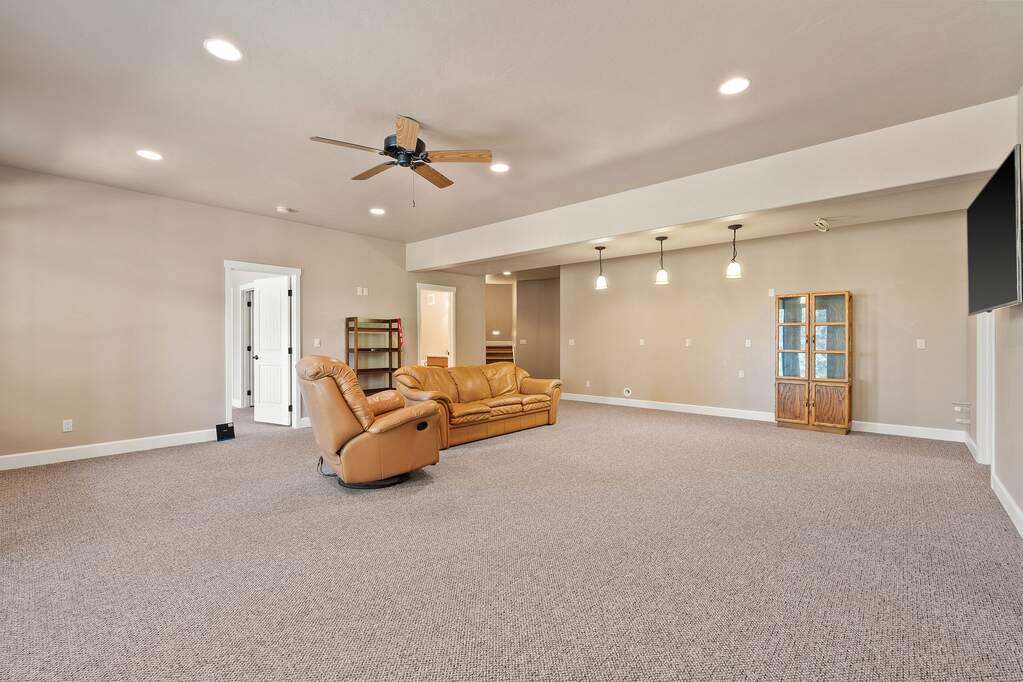 5 Bedroom Single Family Home/House's Image 29