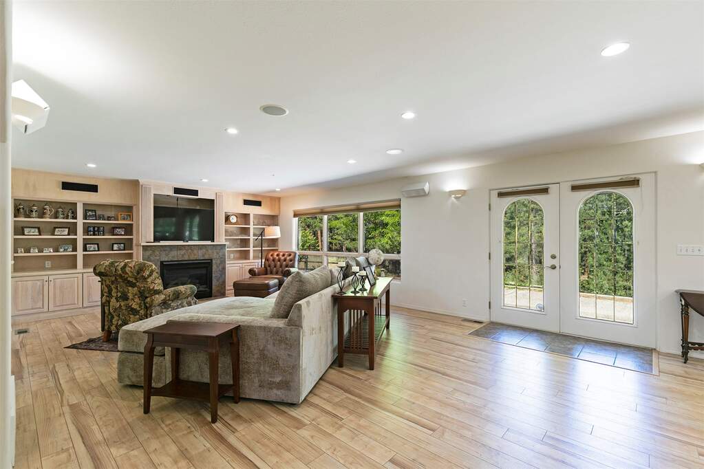 3 Bedroom Single Family Home/House's Image 15