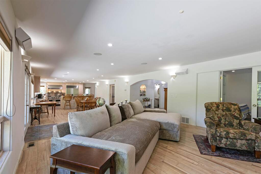 3 Bedroom Single Family Home/House's Image 17
