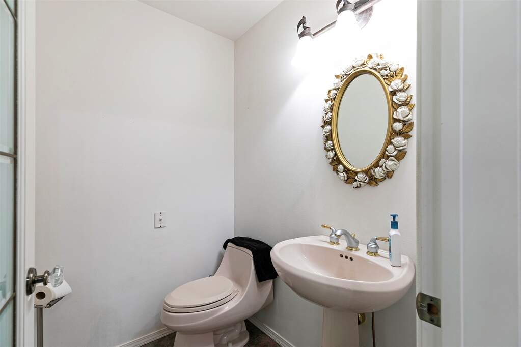 3 Bedroom Single Family Home/House's Image 34