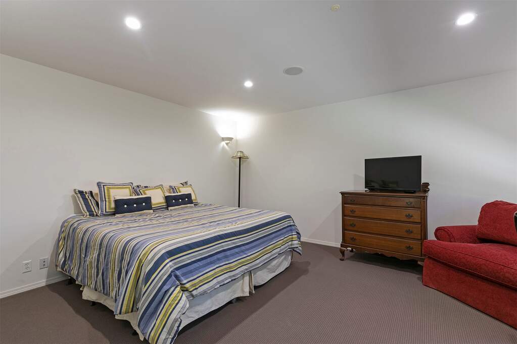 3 Bedroom Single Family Home/House's Image 36