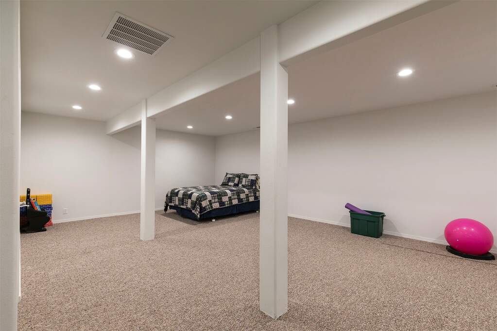 3 Bedroom Single Family Home/House's Image 39