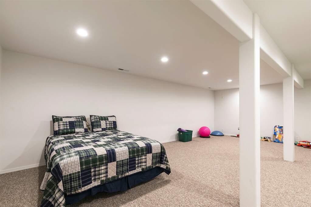 3 Bedroom Single Family Home/House's Image 40