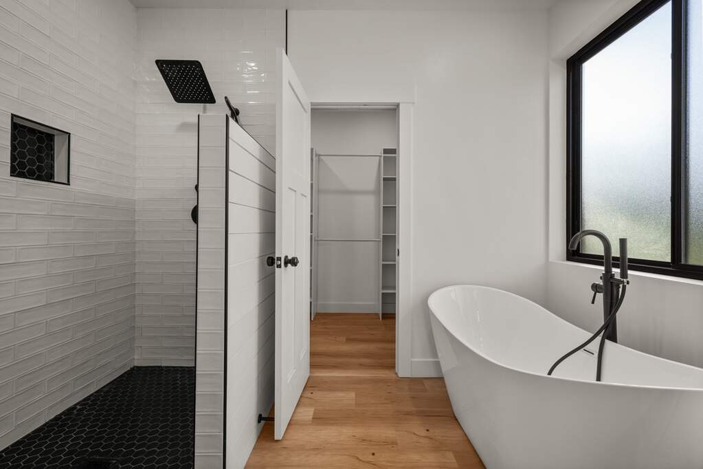4 Bedroom Single Family Home/House's Image 38