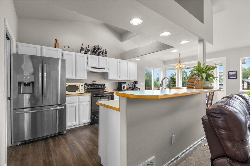 4 Bedroom Single Family Home/House's Image 12