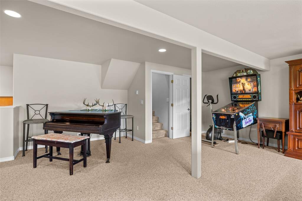 4 Bedroom Single Family Home/House's Image 34