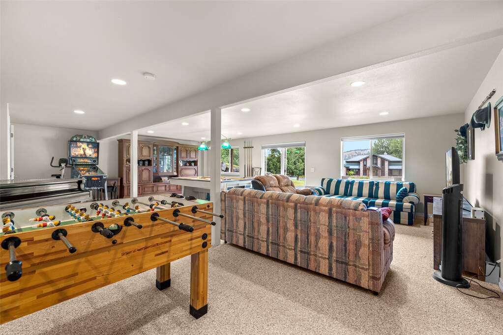4 Bedroom Single Family Home/House's Image 35