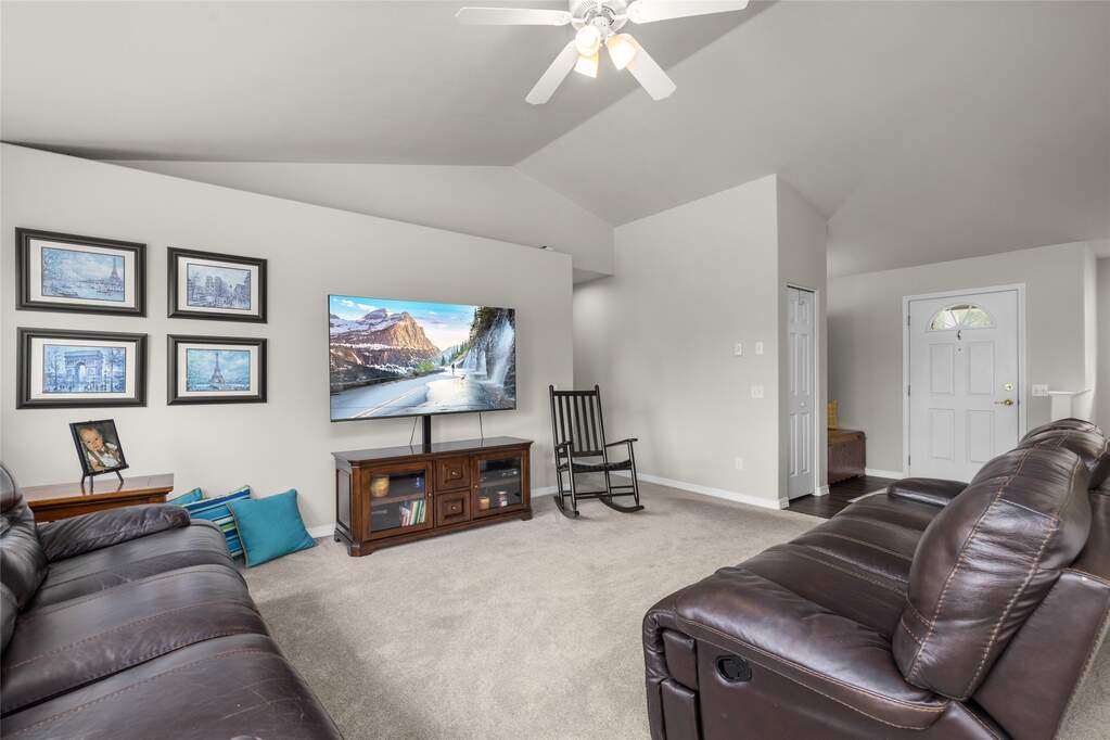 4 Bedroom Single Family Home/House's Image 6