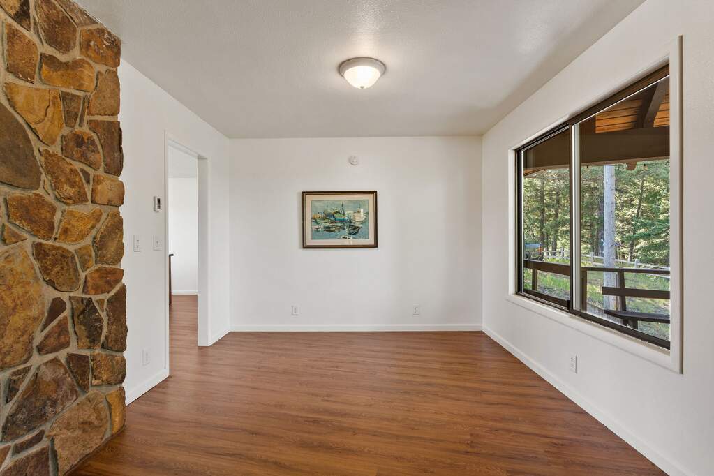 4 Bedroom Single Family Home/House's Image 7