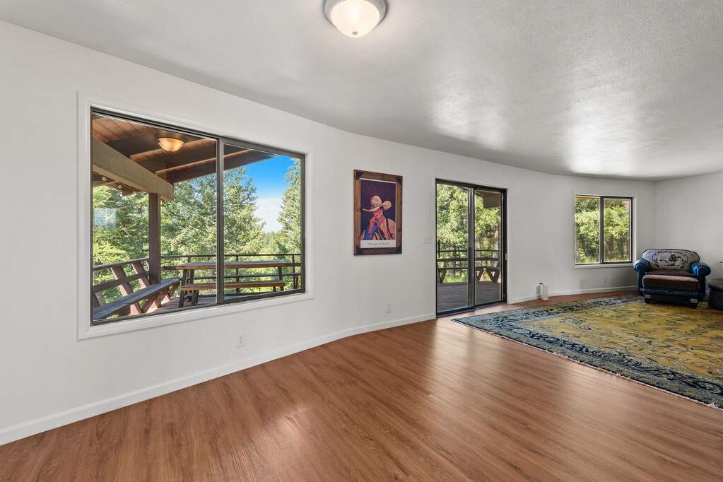 4 Bedroom Single Family Home/House's Image 8