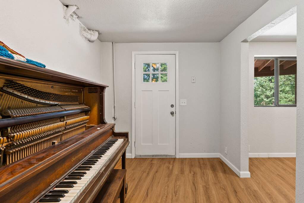 4 Bedroom Single Family Home/House's Image 33