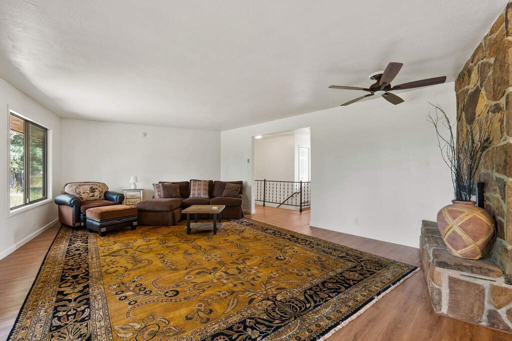 4 Bedroom Single Family Home/House's Image 6