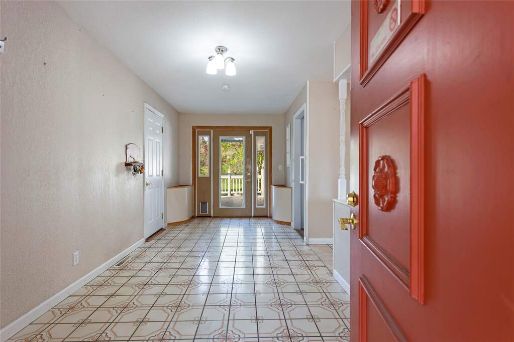 5 Bedroom Single Family Home/House's Image 9