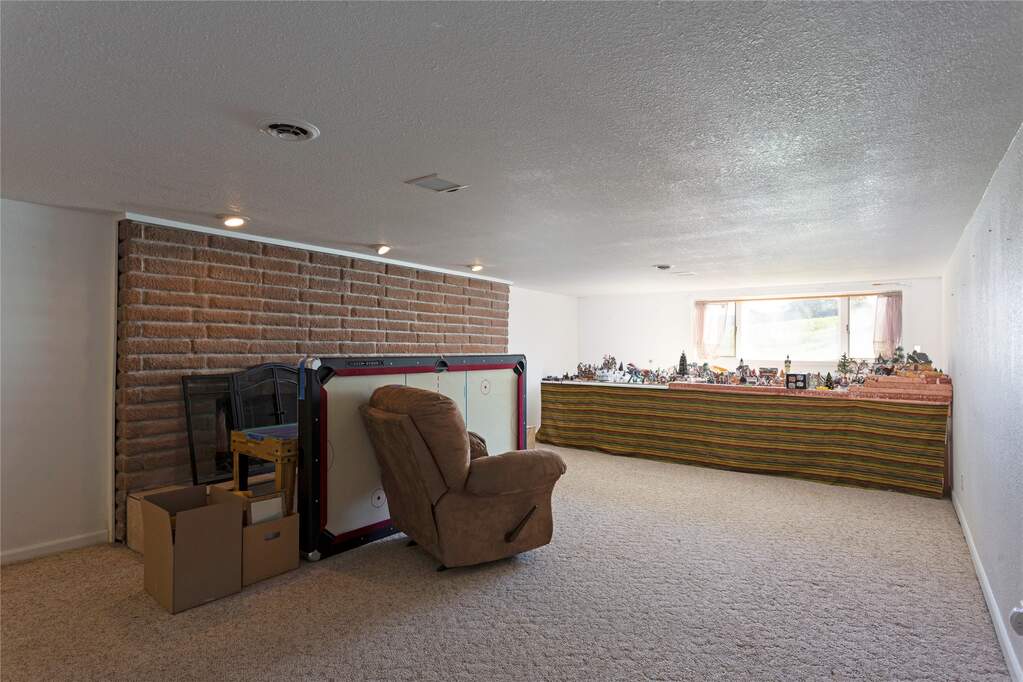 5 Bedroom Single Family Home/House's Image 22