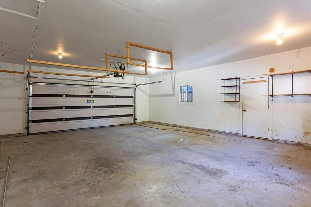 5 Bedroom Single Family Home/House's Image 25