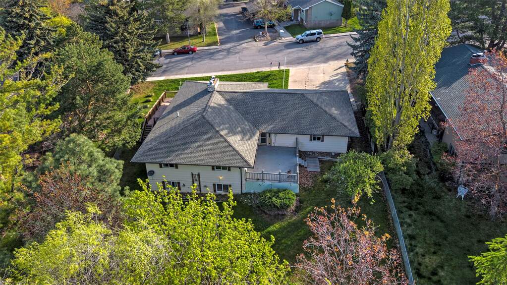 5 Bedroom Single Family Home/House's Image 32