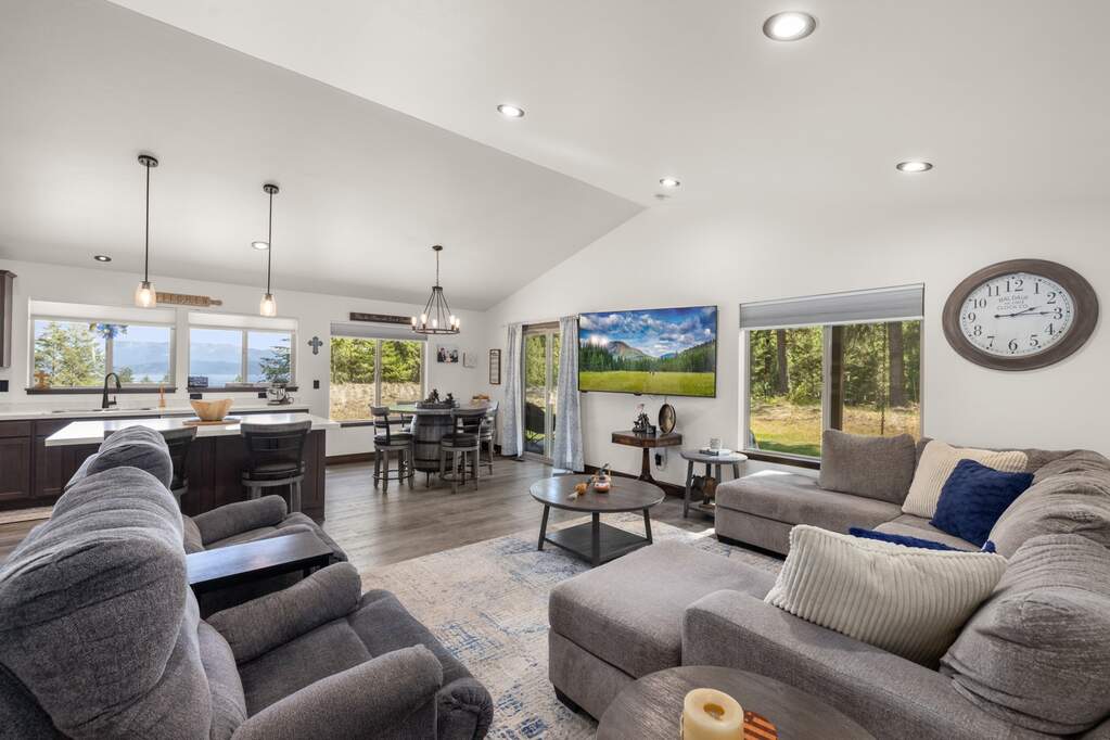 3 Bedroom Single Family Home/House's Image 3