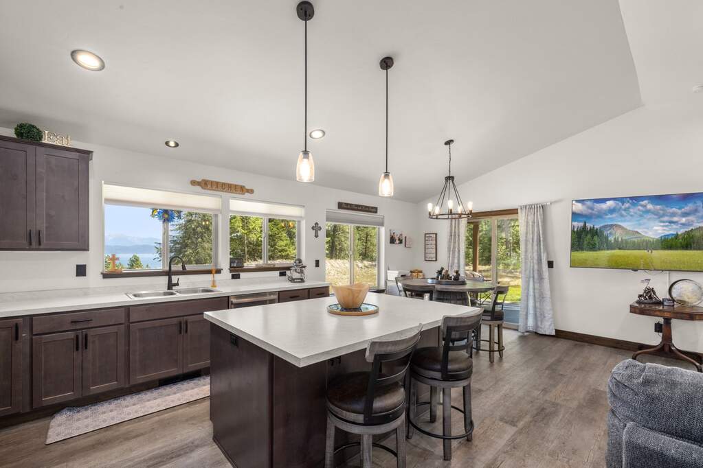 3 Bedroom Single Family Home/House's Image 4