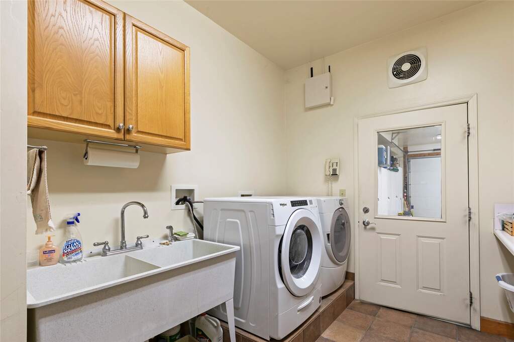 3 Bedroom Single Family Home/House's Image 41