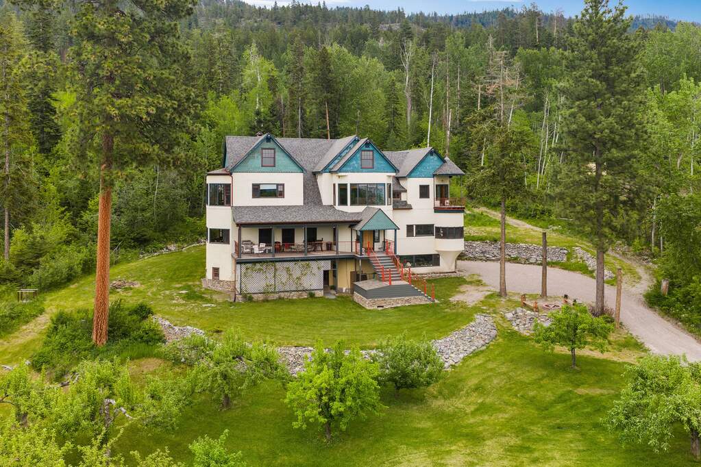 9 Bedroom Single Family Home/House's Image 98