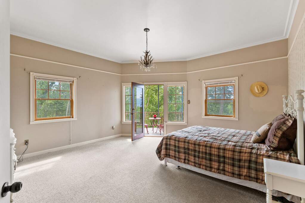 9 Bedroom Single Family Home/House's Image 29