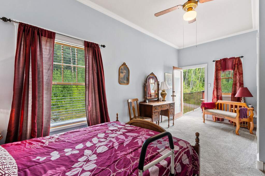 9 Bedroom Single Family Home/House's Image 35