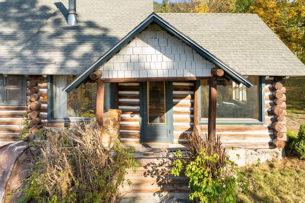 9 Bedroom Single Family Home/House's Image 50