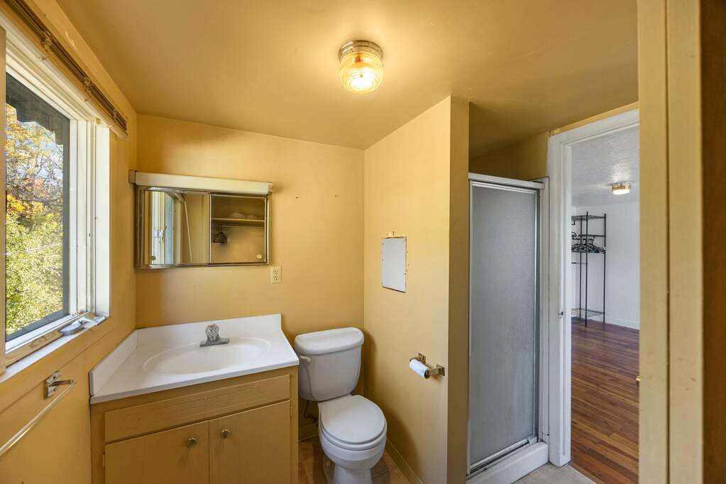 9 Bedroom Single Family Home/House's Image 61